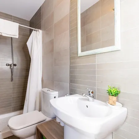 Cerca Del Mar Y Aeropuerto Apartment *